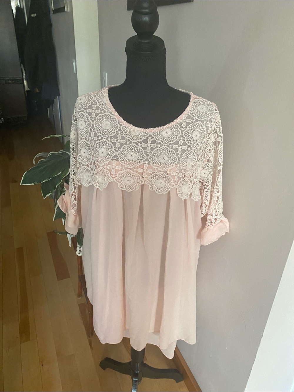 Simply Couture Light Pink Lace Yoke Tunic Top